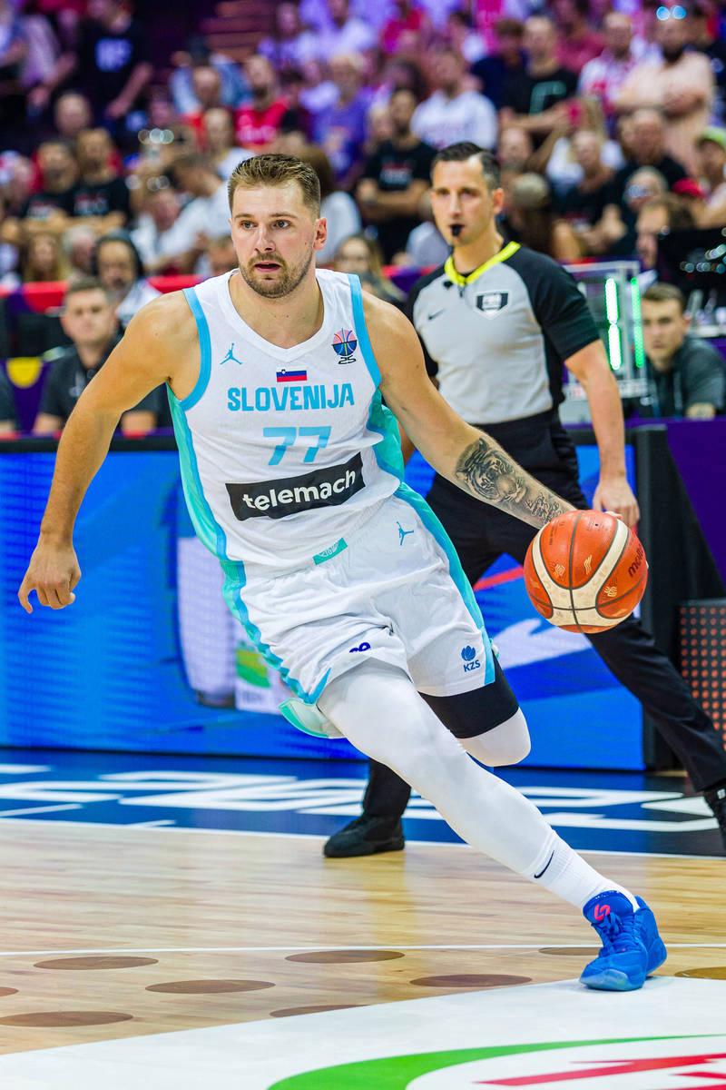 南宫28-关于东契奇在美国队比赛中大胜，惊险取胜引发热议！的信息